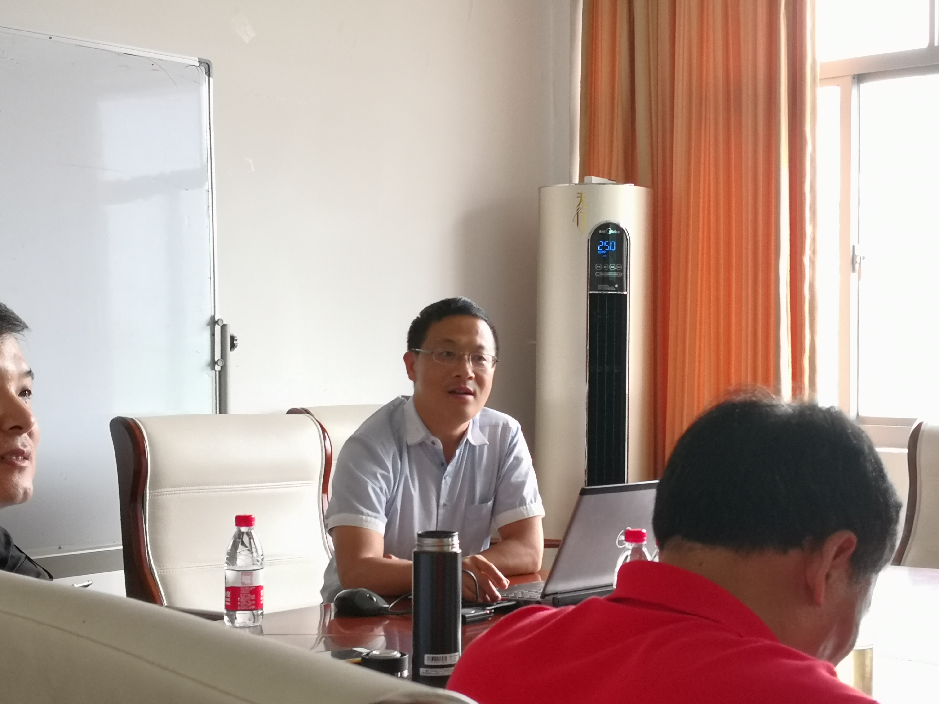 公共管理学院"社会治理中的风险控制"研究团队举办学术沙龙